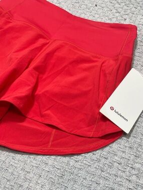 NWT’s Lululemon Speed Up HR Short 4” Crimson Red Athletic Running Shorts SIZE 4